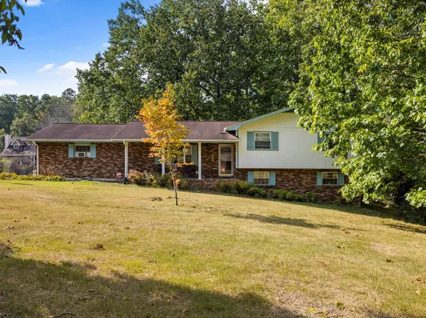 8 Haleys Cove Dr, Chickamauga, GA 30707