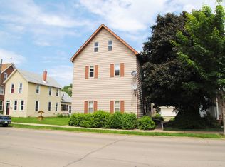 2914 Jackson St APT 3, Dubuque, IA 52001