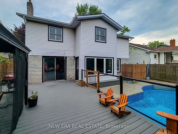 4th image of 29 Woodside Sq