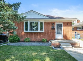 8299 Nightingale St, Dearborn Heights, MI 48127
