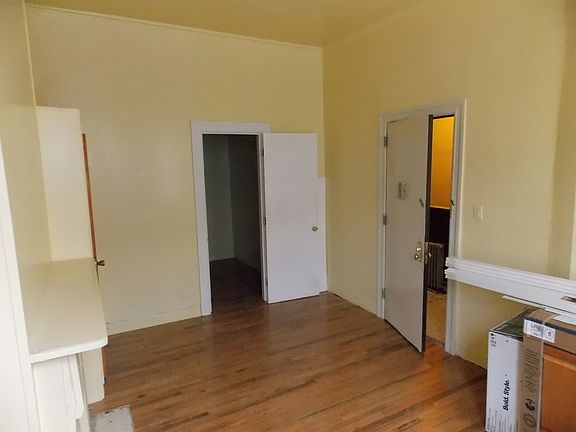 4th image of 1138 Jefferson Ave APT 1L
