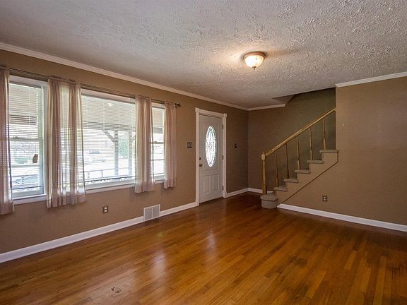 5th image of 306 Manhattan Dr