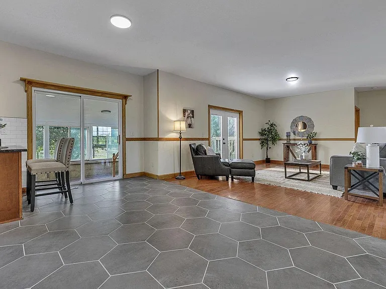 2453 Ryan Rd SE — Photo 18