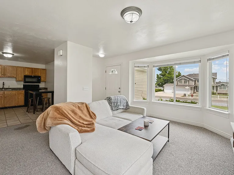 1884 Shepard Ln #1 — Photo 4