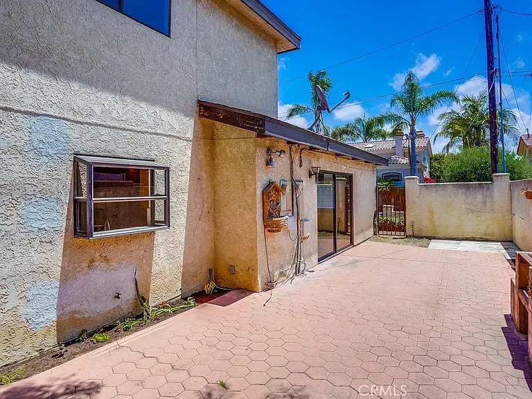 1307 Mackay Ln — Photo 45