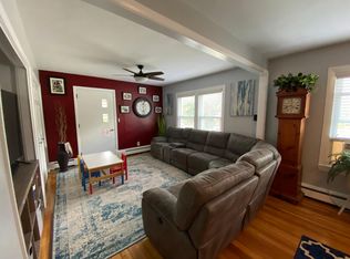 12 Elder St, Newmarket, NH 03857