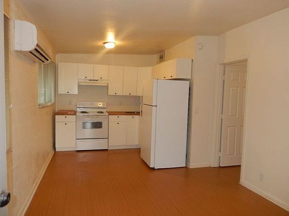 2nd image of 111 S Hardy Dr