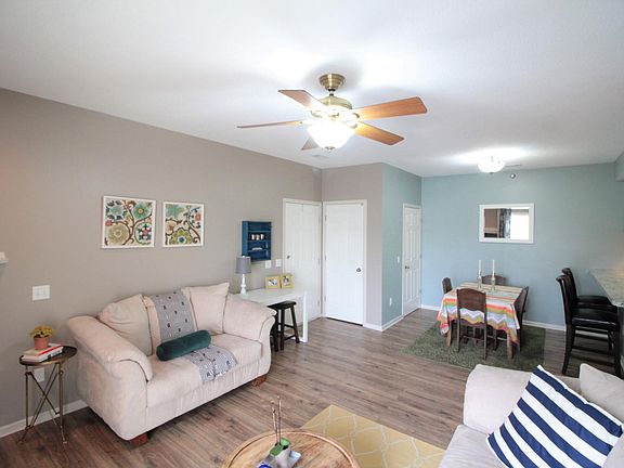 2nd image of 1740 SE La Grant Pkwy APT 28