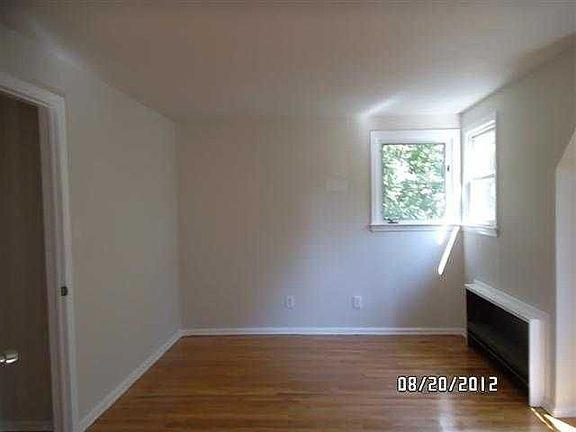 3rd image of 187 Maple Ave