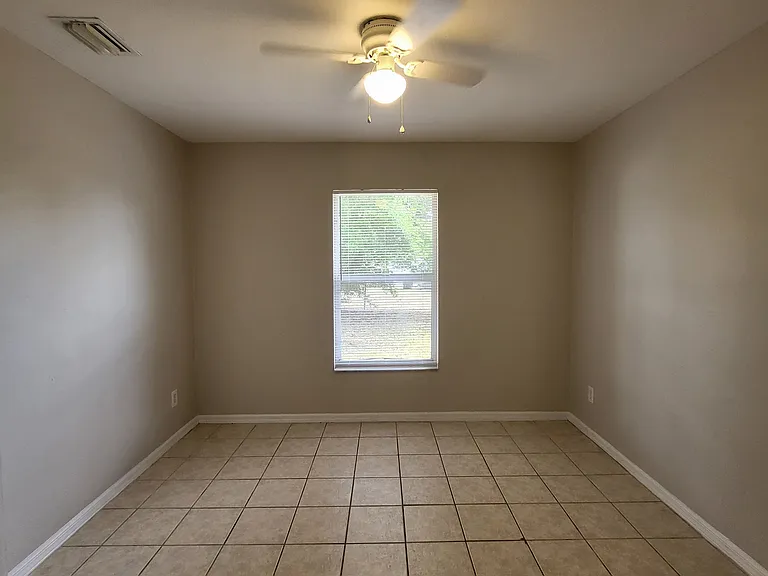 2145 Pauldo St — Photo 11