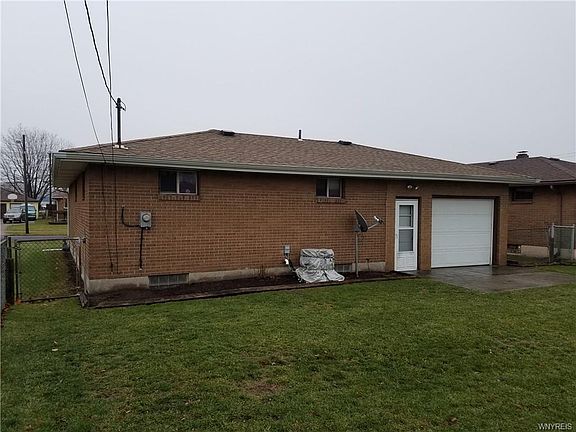 5th image of 144 Saint Felix Ave