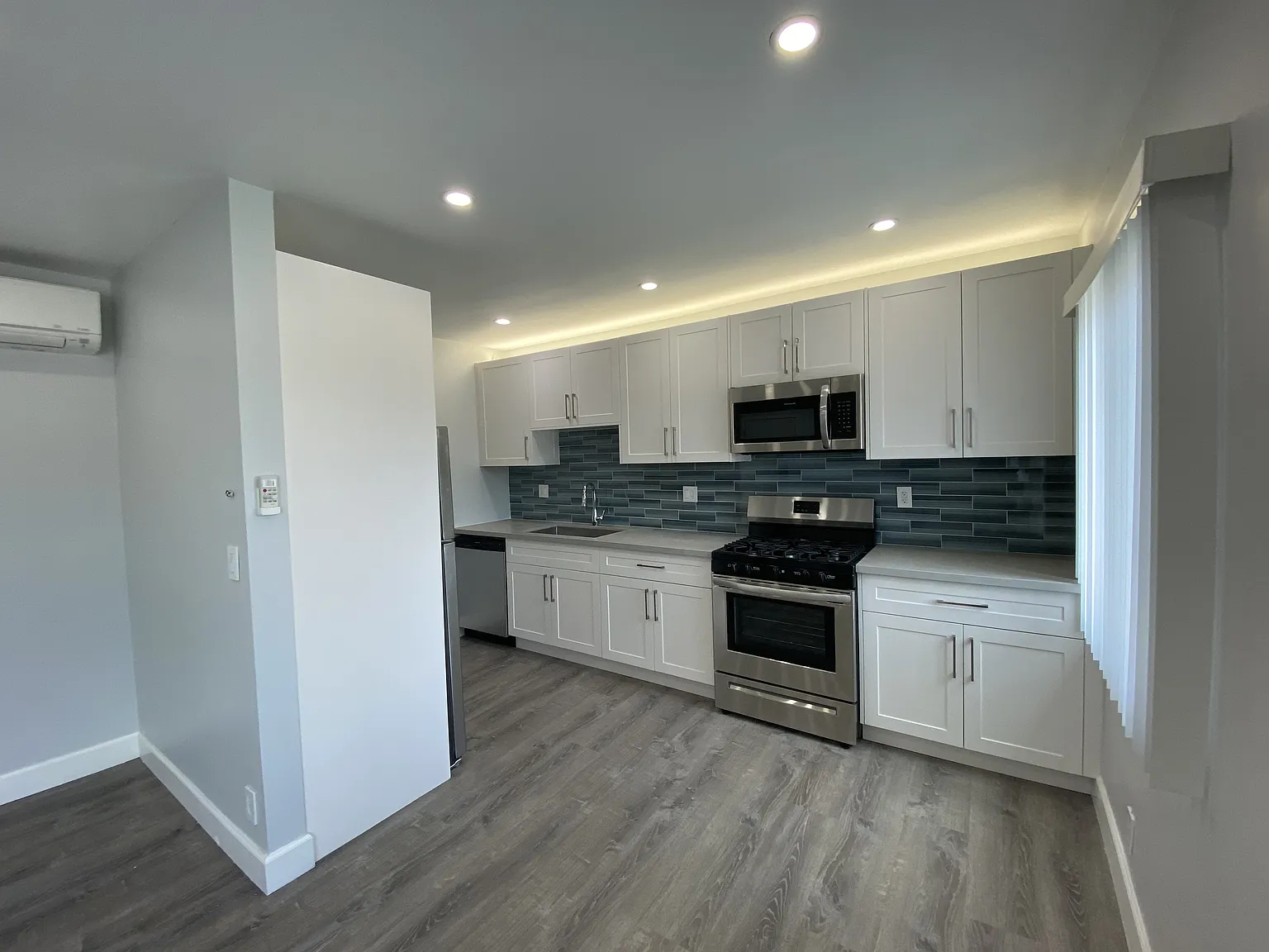 2 bed, 650 sqft, $2,450 — Photo 1