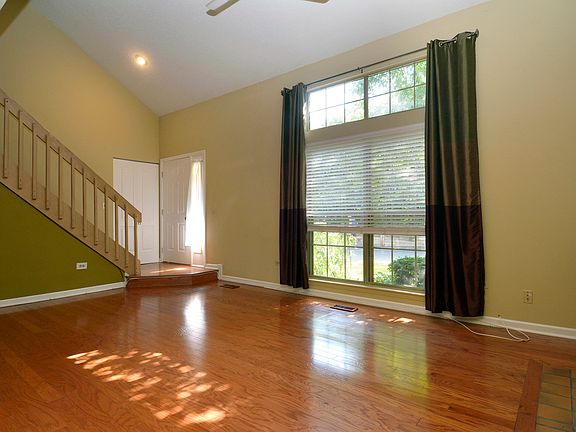 3rd image of 1205 N Knollwood Dr