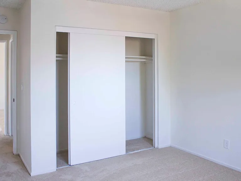 115 S Meridith Ave #7 — Photo 5