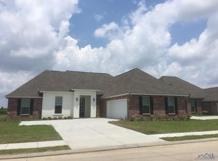 233 Royal Oak Blvd, Thibodaux, LA 70301