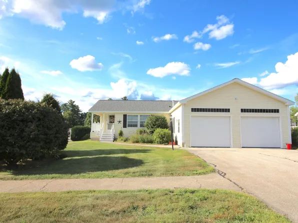 2 Loggers Lane, Sandown, NH 03873