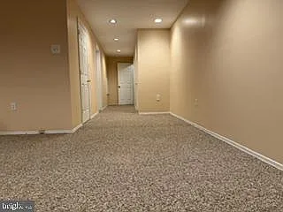 922 Glackens Ln — Photo 22