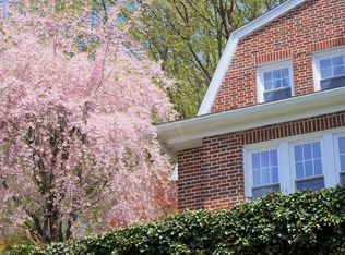 5758 Main St, Trumbull, CT 06611