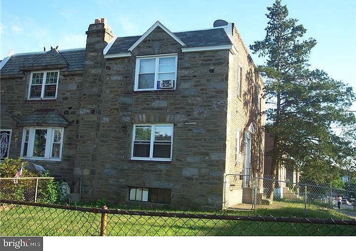 1st image of 1500 Devereaux Ave
