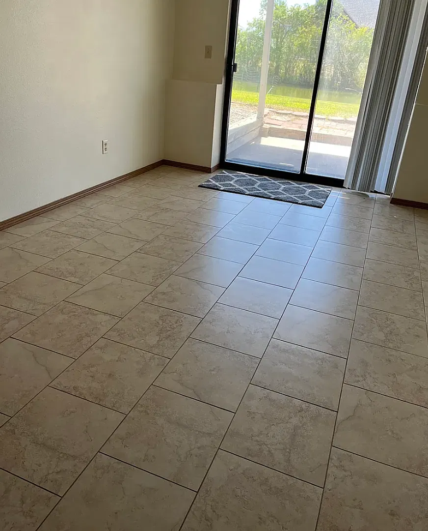 Quite Laguna Waterfront Duplex — Photo 3