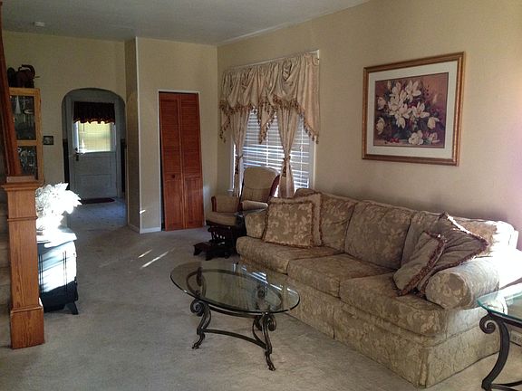 Family room(furniture stays)