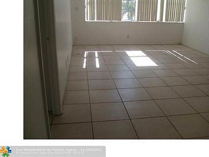 2nd image of 2741 Taft St APT 201