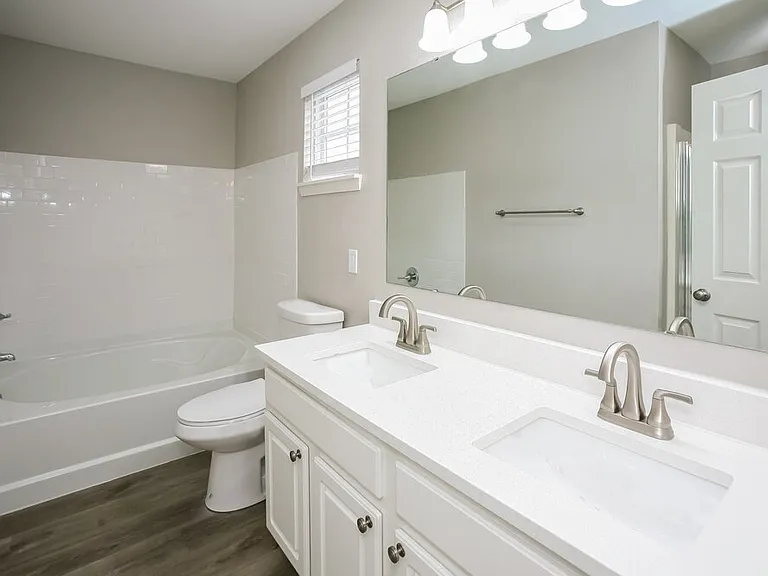 221 Pennwood Ln — Photo 9