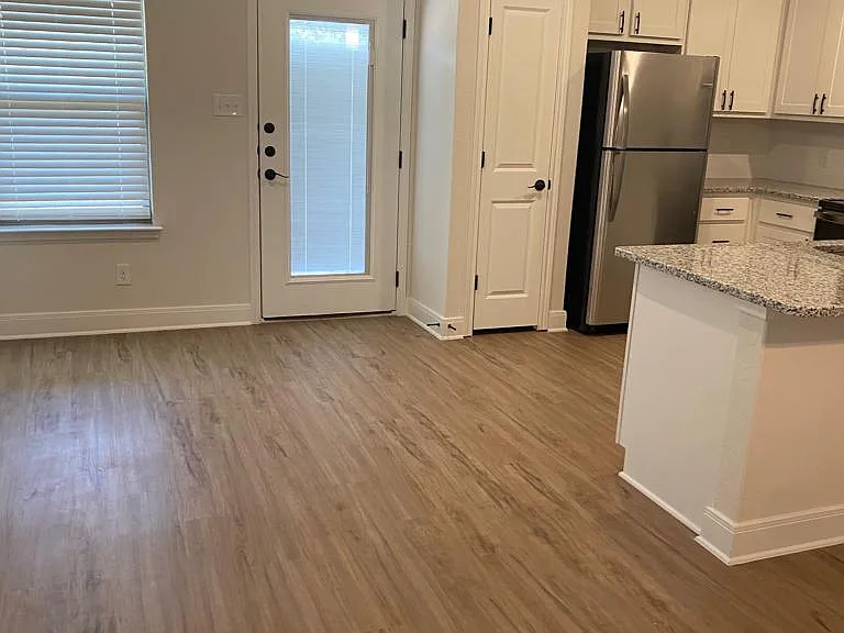 10313 Lynwood Vlg #101 — Photo 7