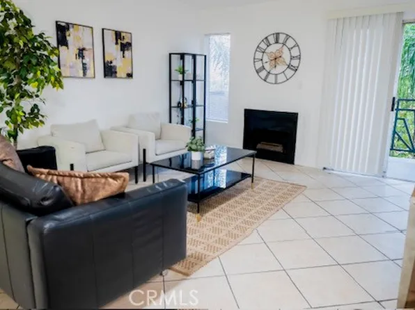 450 E 4th St APT 213, Santa Ana, CA 92701