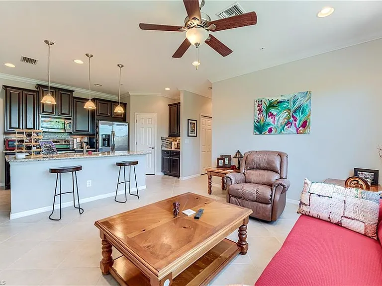 8510 Violeta St #201 — Photo 6