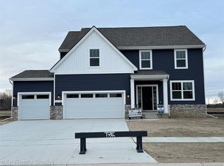 52105 Wellington Valley Dr, Macomb, MI