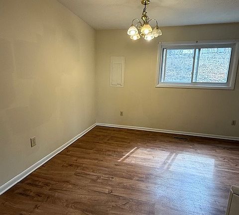 5th image of 210 Virginia Ave APT 16