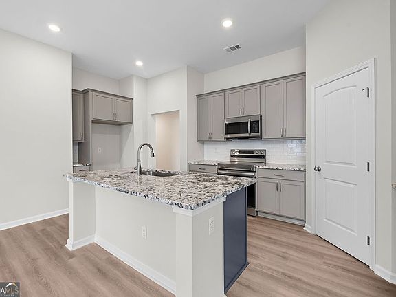 6th image of this home