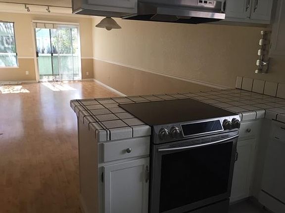 4th image of 1723 Eastbrook Ct