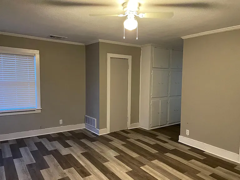 704 Williams Ave — Photo 14