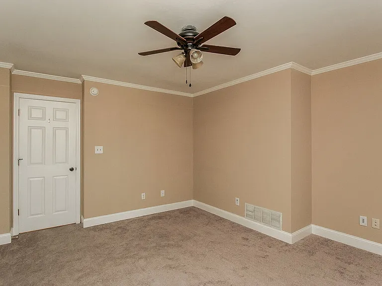 10264 Amanda Dr — Photo 8