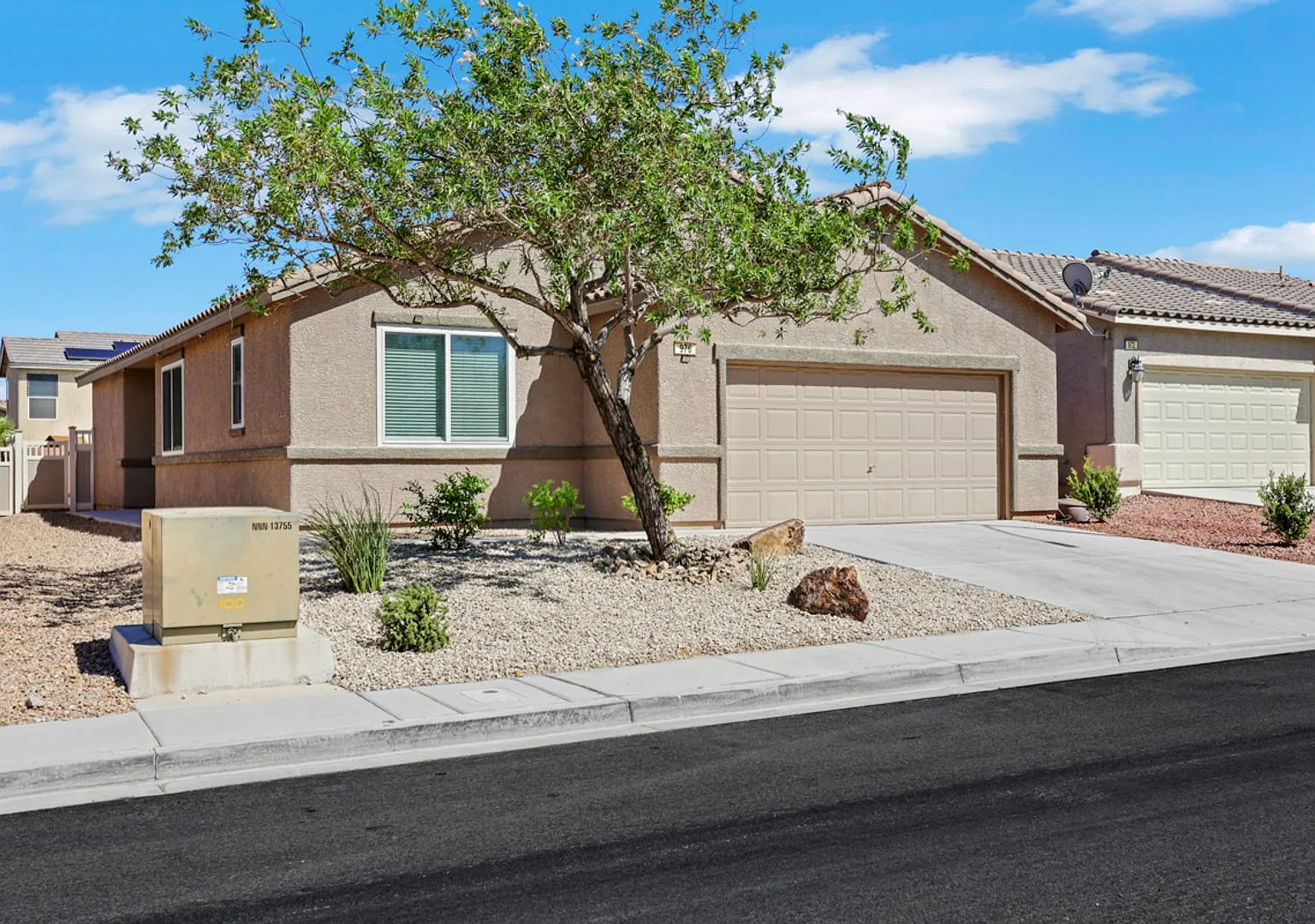 Henderson: Modern, Single Story 3-Bedroom/2-Bath Home With Gorgeous Kitchen & Covered Patio! — Photo 1