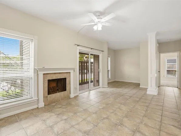 2025 Augusta Dr APT 605, Houston, TX 77057