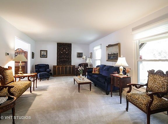 3rd image of 1545 Laurel Ave