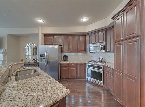 3rd image of 4420 Riverview Dr