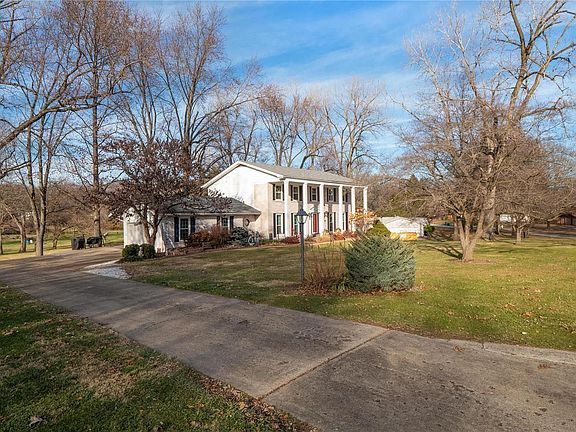 3rd image of 145 Kings Dr