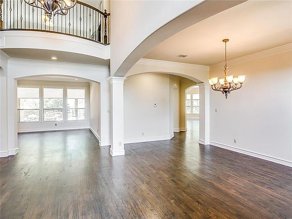 5th image of 705 Silver Spur Ct