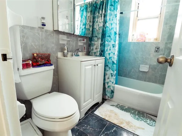 81-11 45th Ave #9O, Elmhurst, NY 11373