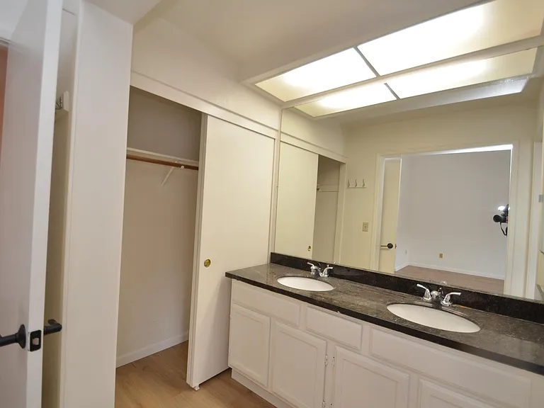 2952 Creek Point Dr — Photo 16