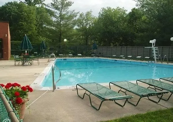 3 bed, 2.5 bath, 2142 sqft, $2,695 — Photo 2