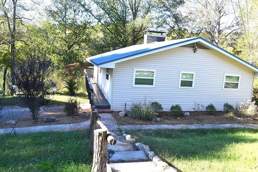3 bed, 3.0 bath, $3,000 — Photo 3