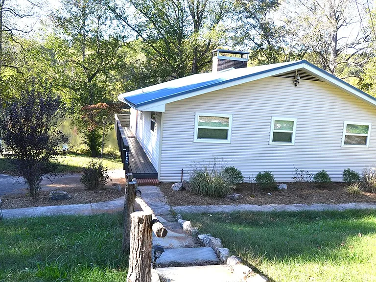 1416 Lake Emory Rd — Photo 3