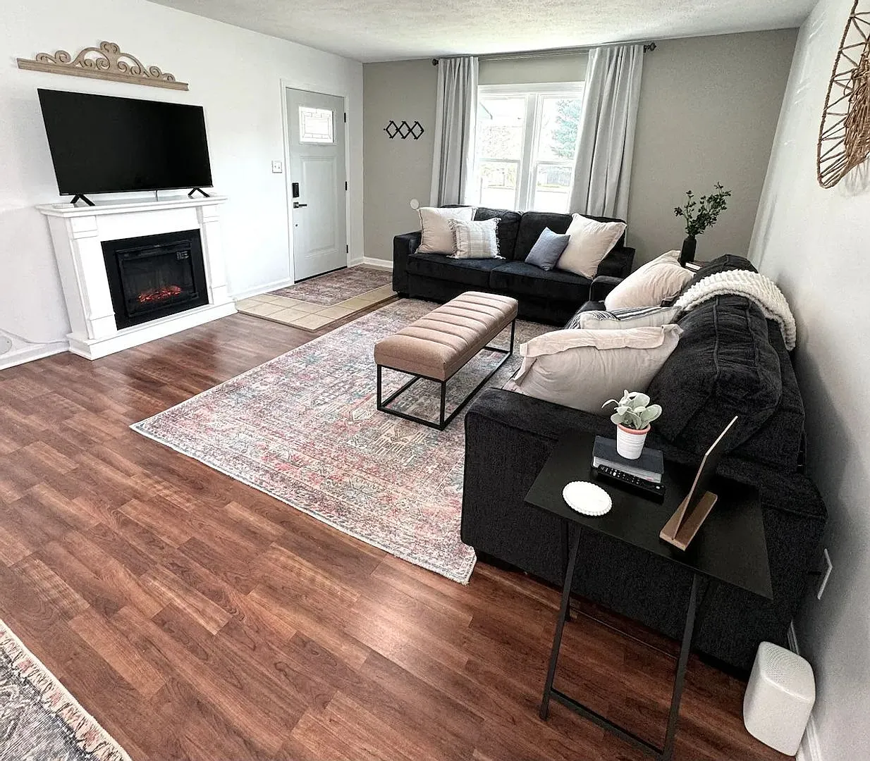 2708 S Rogers - Fully Furnished!! — Photo 2