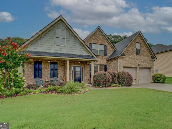 209 Birchwood Dr, Loganville, GA 30052