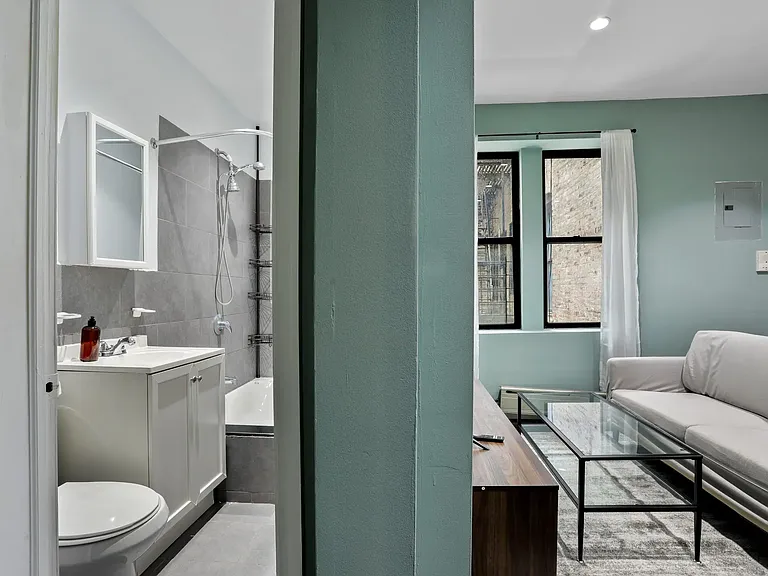 1632 Madison Ave #3R — Photo 6